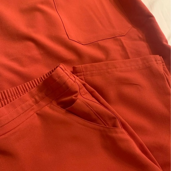 Figs scrub set - Picture 3 of 4